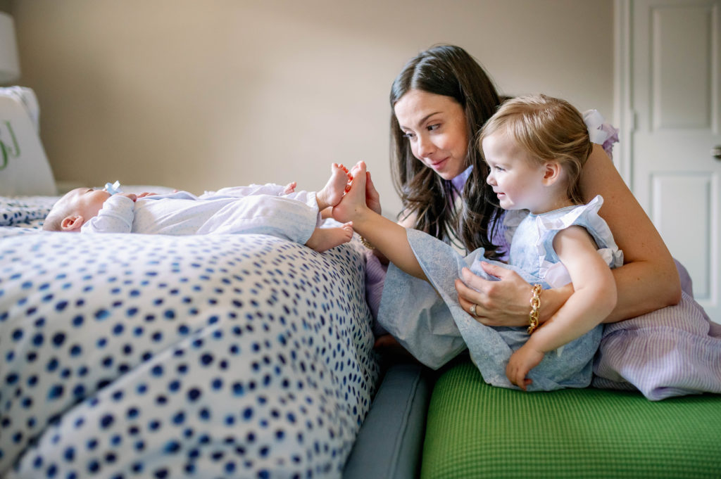 allison krogness photography in home newborn session