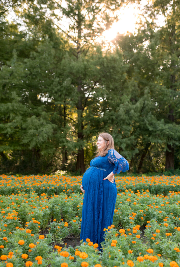 Fort Worth maternity photographer photographing an 
expectant mother outdoors at sunset