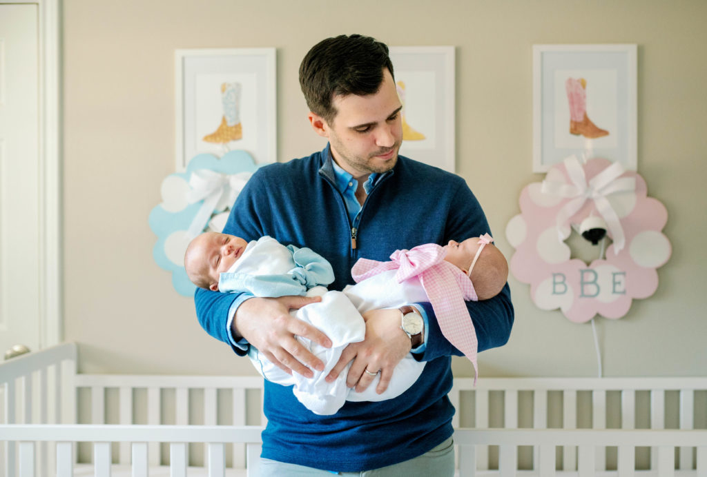 what to wear for lifestyle newborn session with Allison Krogness Photography
